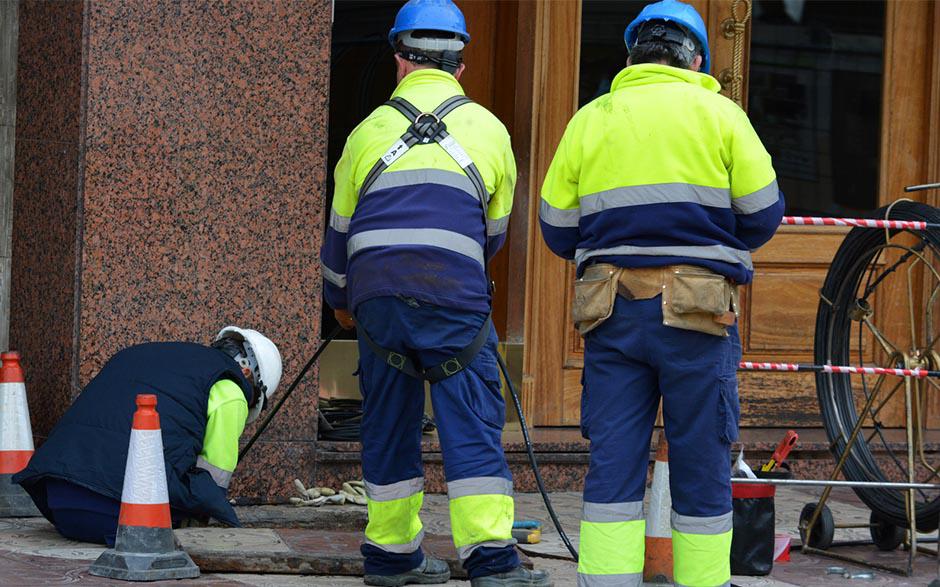 comment déboucher une douche Évry